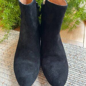 womens short boots, size 9